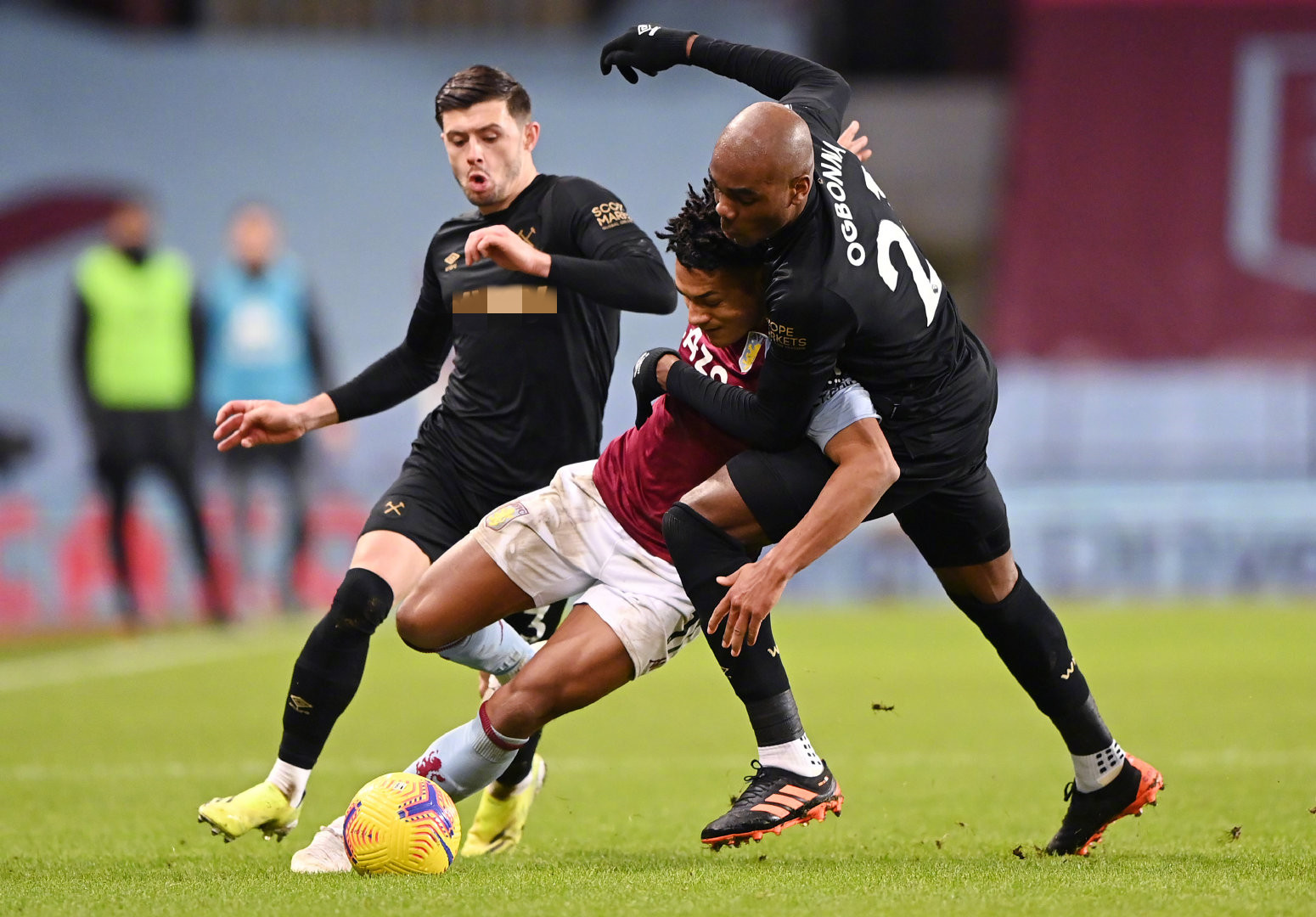 榜首战悬念 榜首战悬念